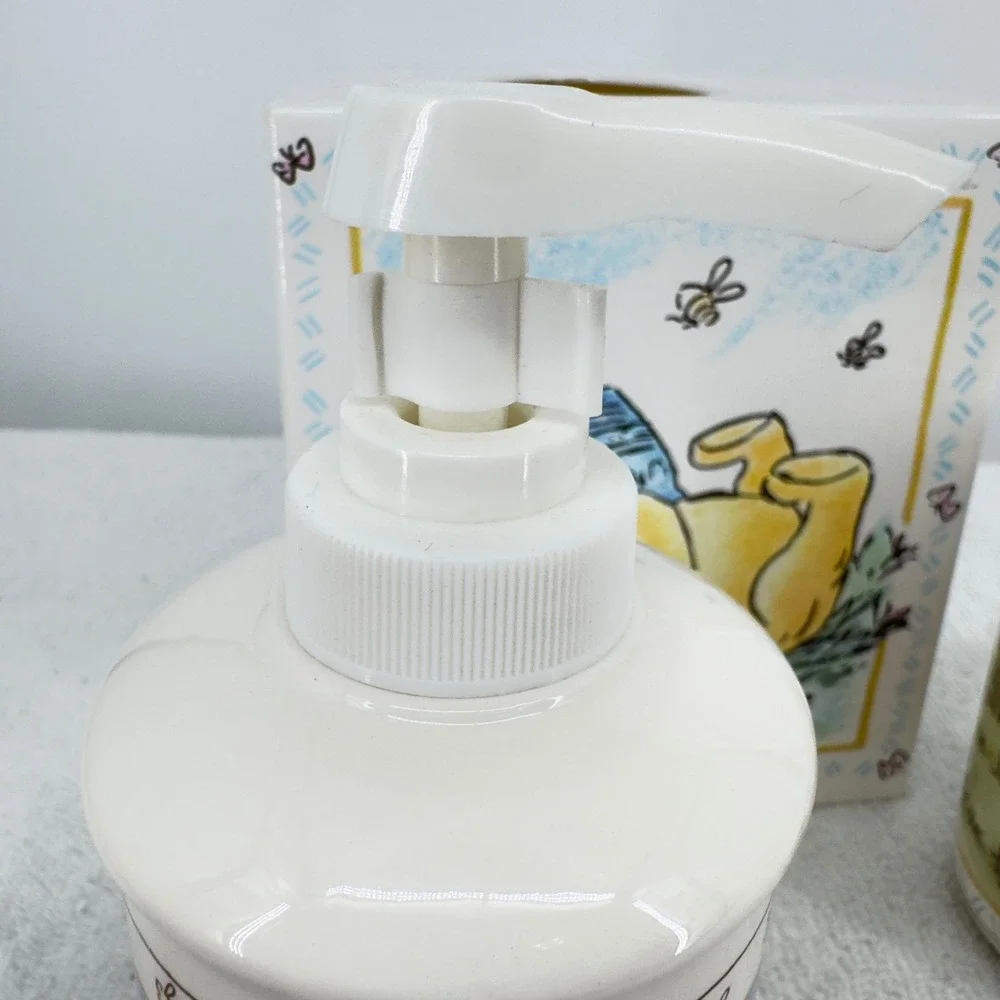 NOS Disney Winnie the Pooh Ceramic Bathroom Soap Dispenser Tissue Box Tumbler